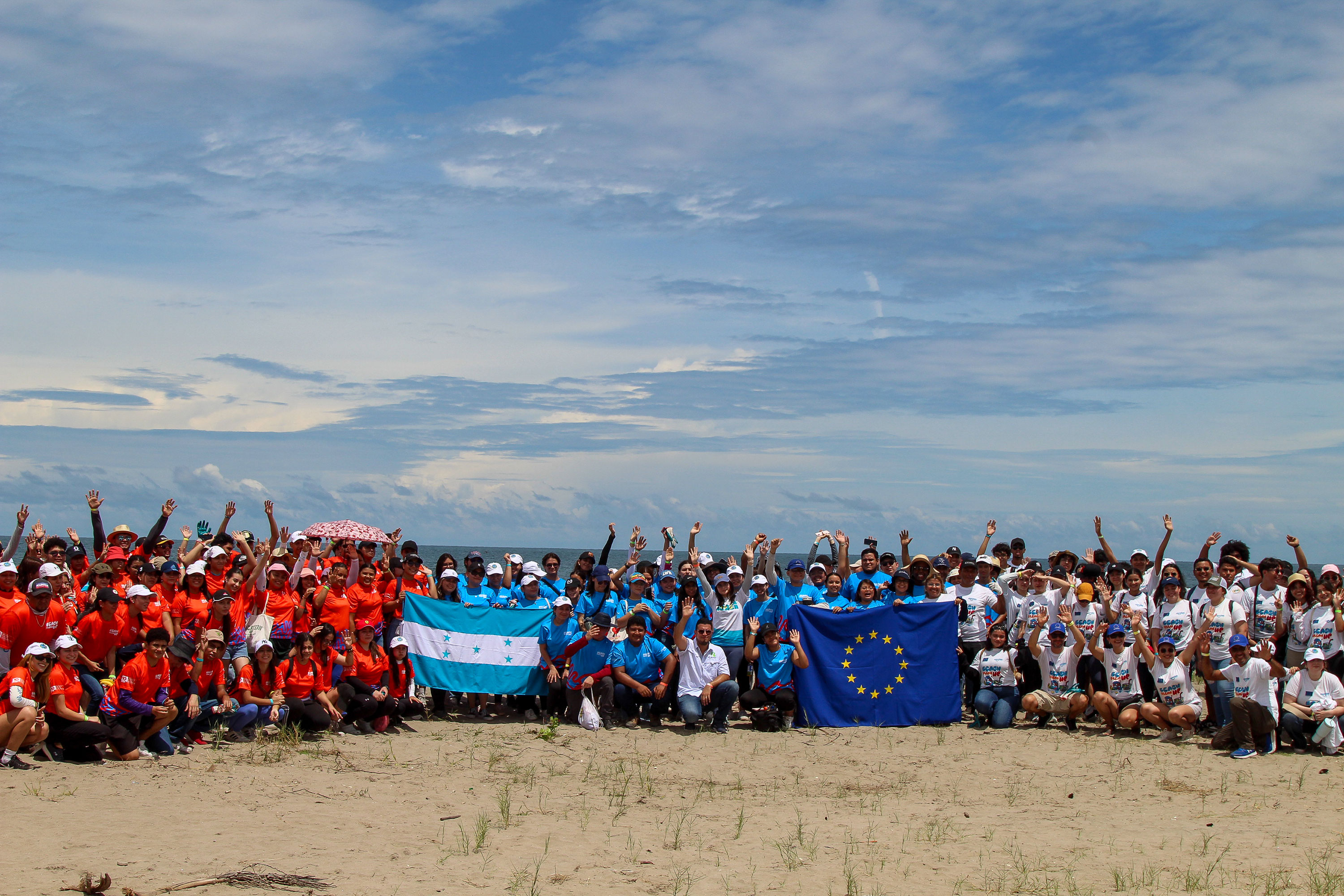 2024 EUBeachCleanup in Honduras, many participants gathered on the beach