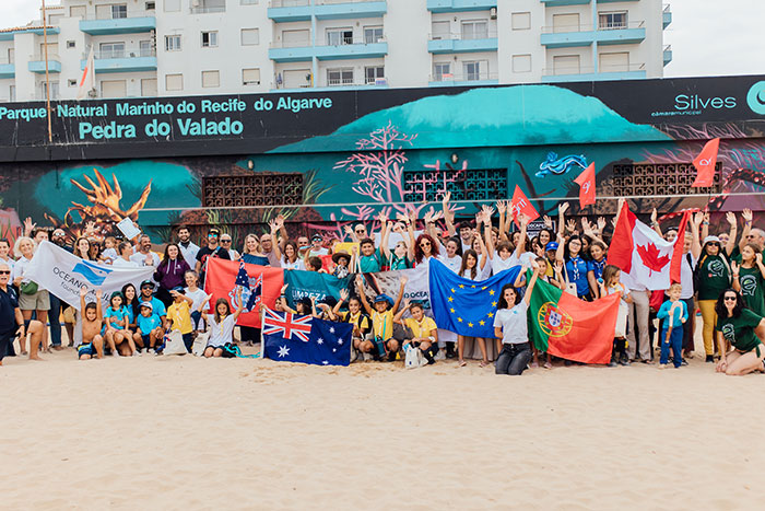 #EUBeachCleanup organised by the EU Representation in Portugal with Oceano Azul. People gathered on the beach