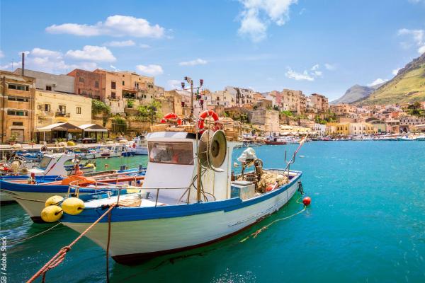 Small fishing village, Sicily, Castellammare, Italy © mRGB / Adobe Stock